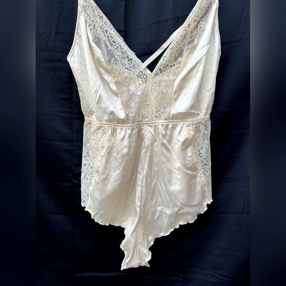 Primark off white satin lace bodysuit - Picture 3 of 8